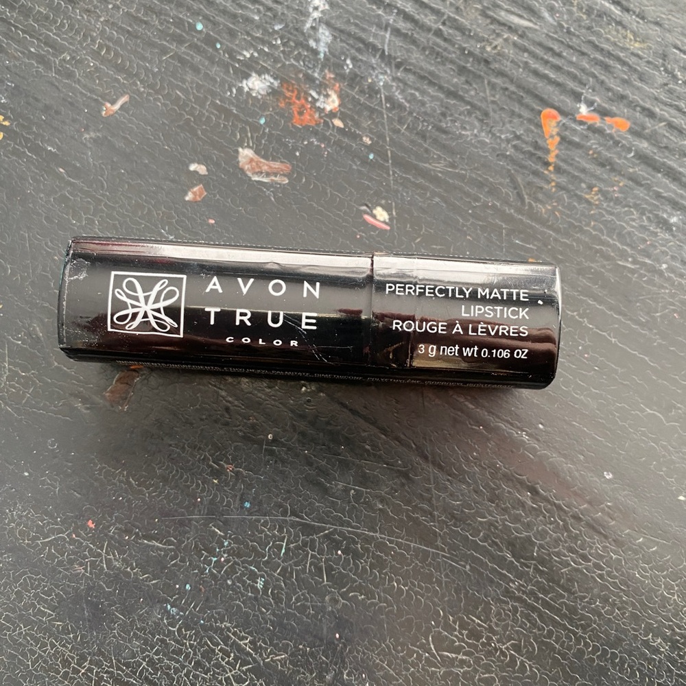 new, never used, sealed plastic, avon true perfectly matte lipstick red supreme